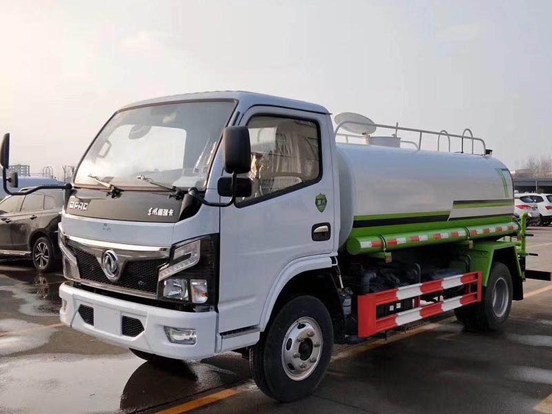 中威東風(fēng)多利卡藍(lán)牌灑水車