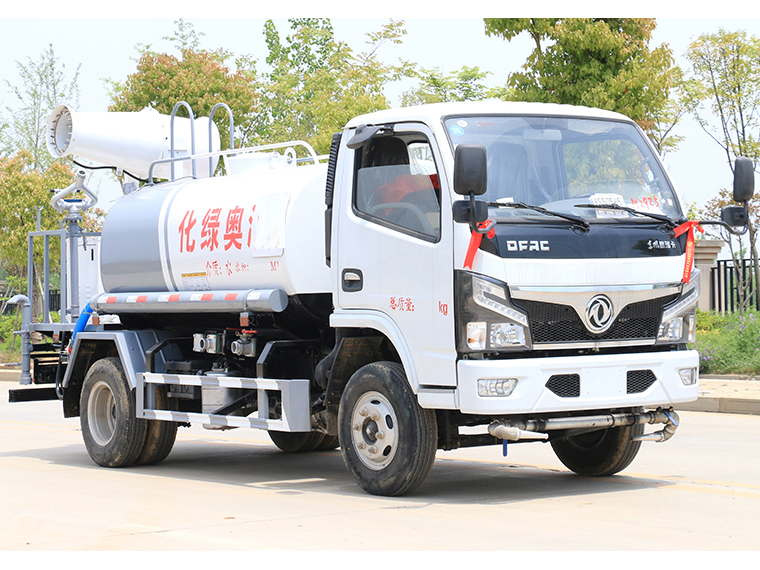 中威小福瑞卡藍(lán)牌5噸灑水車