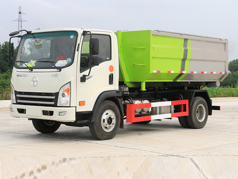 中威大運(yùn)藍(lán)牌6方勾臂垃圾車