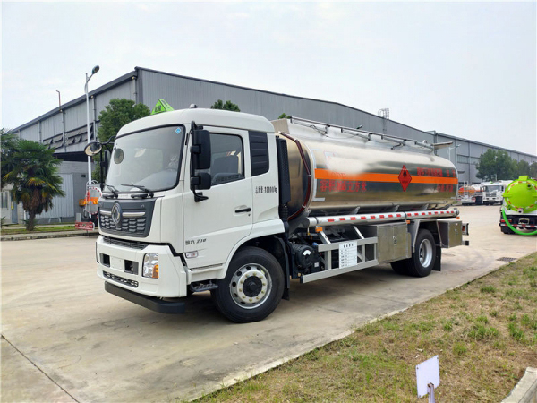 國(guó)六東風(fēng)天錦16.6方鋁合金運(yùn)油車(chē)