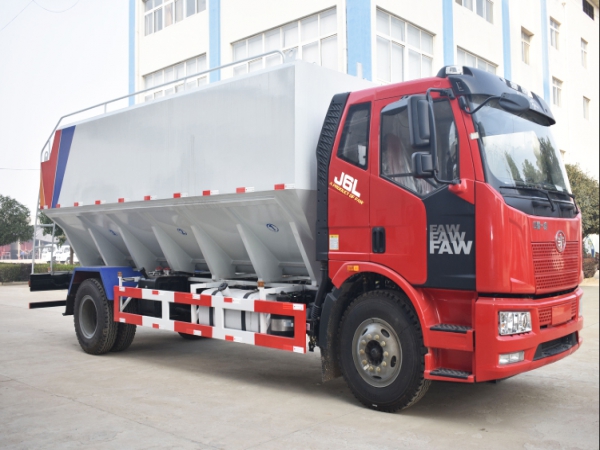 中威解放10噸散裝飼料車(chē)