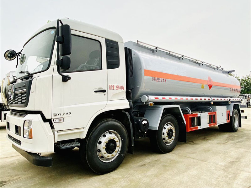 東風天錦小三軸15噸油罐車