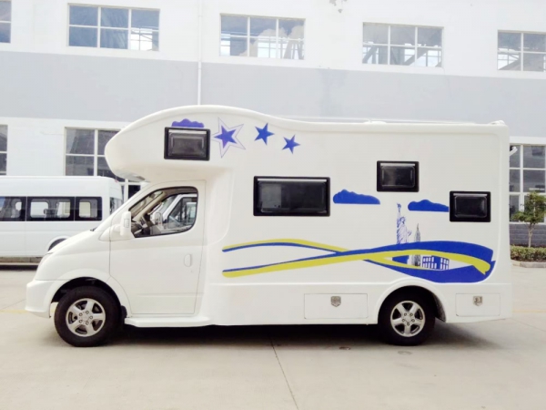 上汽大通V80C型房車